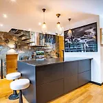 Chalet Stylish With A Swimming Pool And Hot Tub *