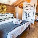 Chalet Stylish With A Swimming Pool And Hot Tub