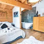 Stylish With A Swimming Pool And Hot Tub Chamonix
