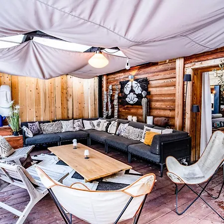 Stylish With A Swimming Pool And Hot Tub Chamonix